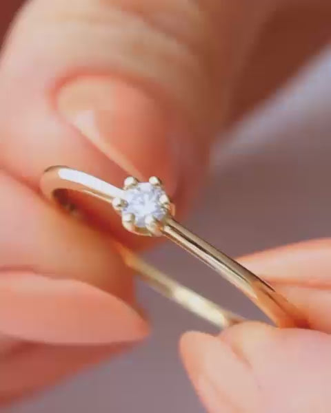 Anel Solitário Personalizado Ouro 18K Aro Delicado