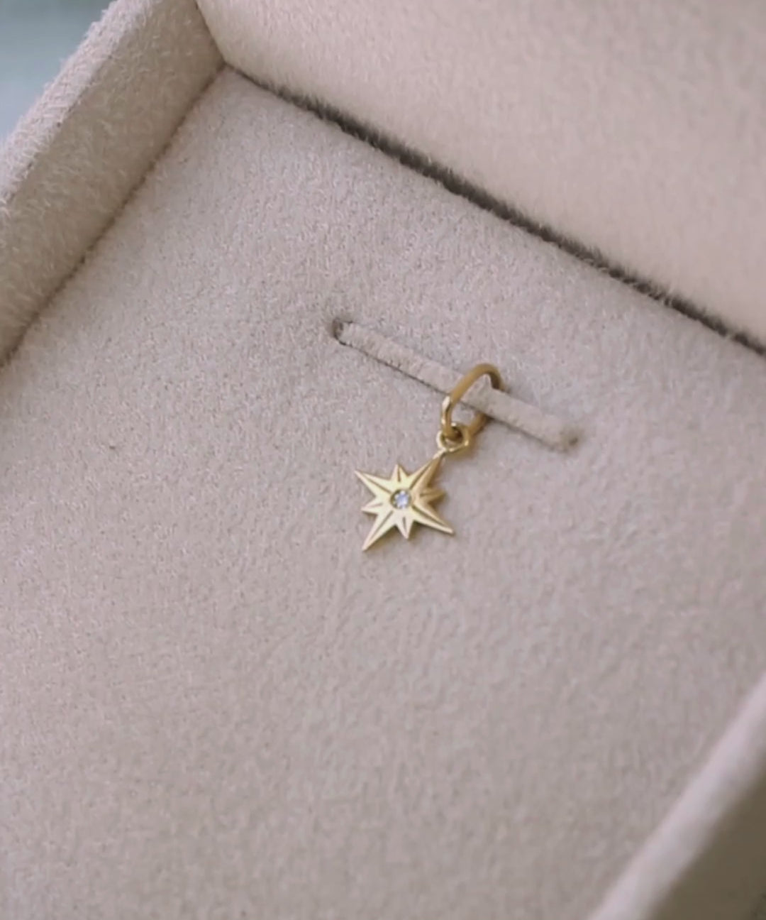 Pingente Mini Estrela Dalva Ouro 18K