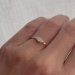 Anel Solitário Personalizado Ouro 18K 7 Pedras Aro Afinado