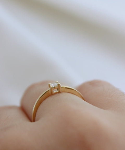 Anel Solitário Personalizado Aro Afinado Ouro 18K