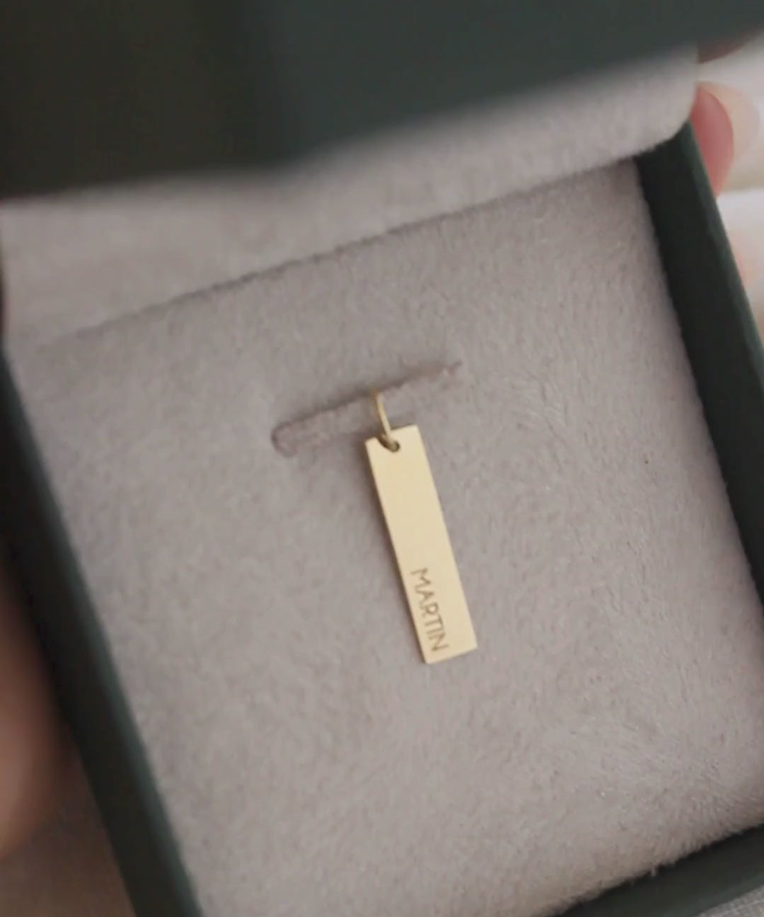 Pingente Personalizado Retangular Longo em Ouro 18k