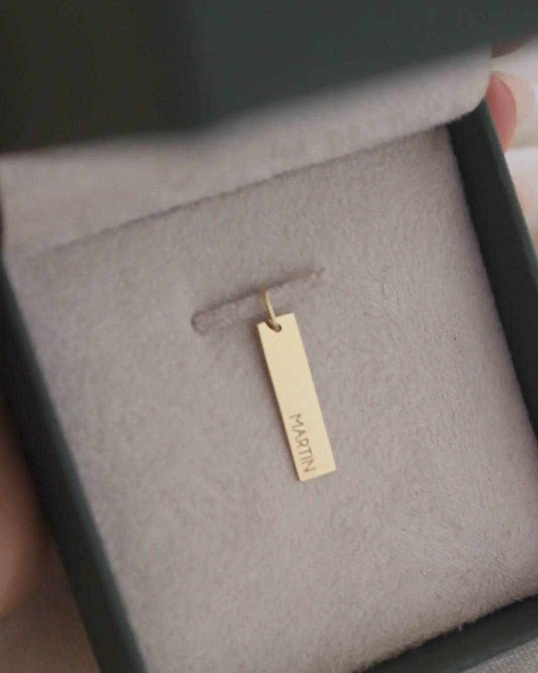 Pingente Personalizado Retangular Longo em Ouro 18k