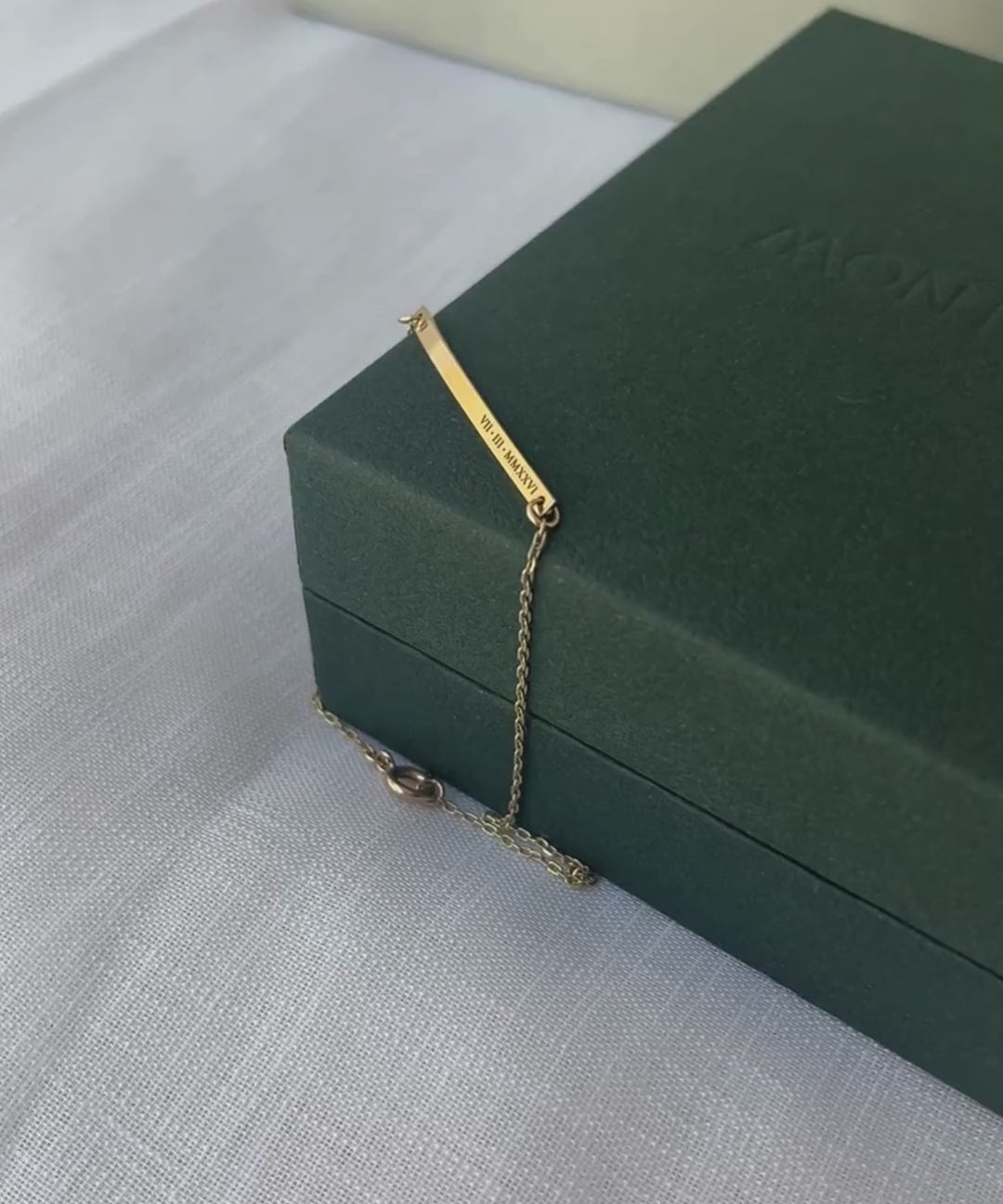 Pulseira Placa Retangular Alongada Ouro 18K Personalizada