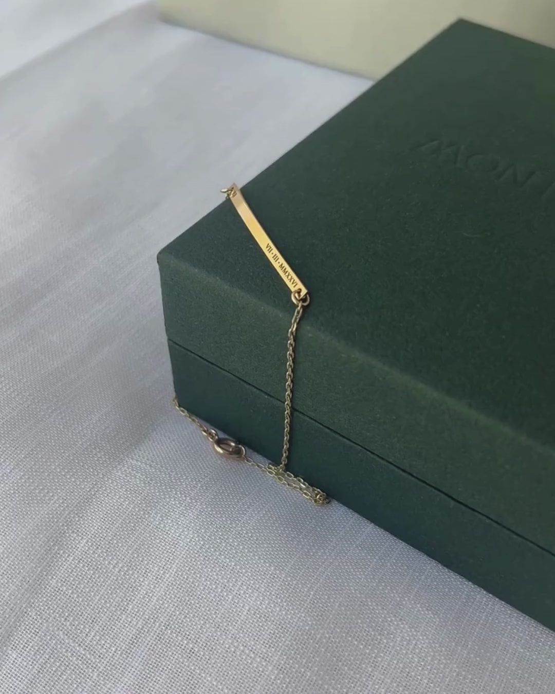 Pulseira Placa Retangular Alongada Ouro 18K Personalizada