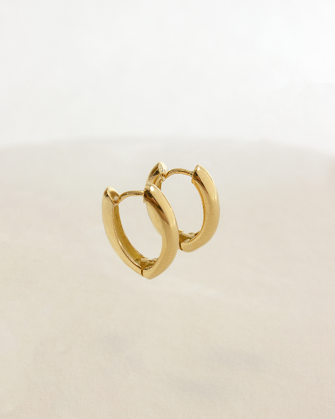 Argola Bico Lisa Ouro 18K - Montezza Joias
