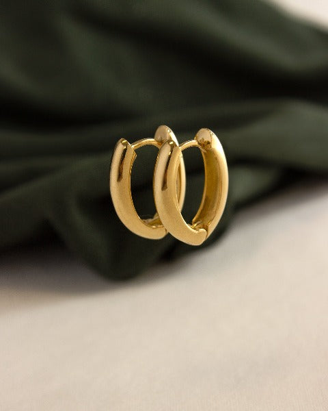 Argola Bico Lisa Ouro 18K - Montezza Joias